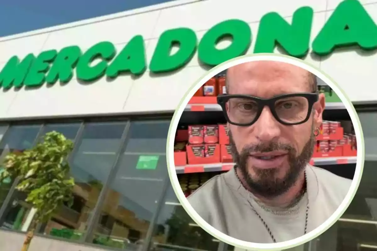 Fachada de un supermercado Mercadona con un recuadro que muestra a un hombre con gafas y barba dentro de la tienda Fachada de un supermercado Mercadona con un recuadro que muestra a un hombre con gafas y barba dentro de la tienda