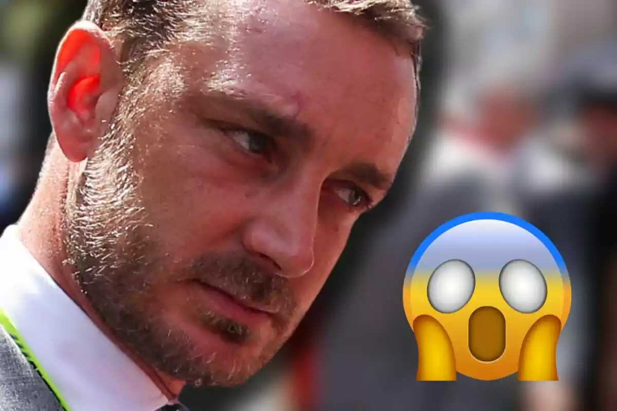 Pierre Casiraghi amb expressió seriosa i un emoji de sorpresa superposat en primer pla