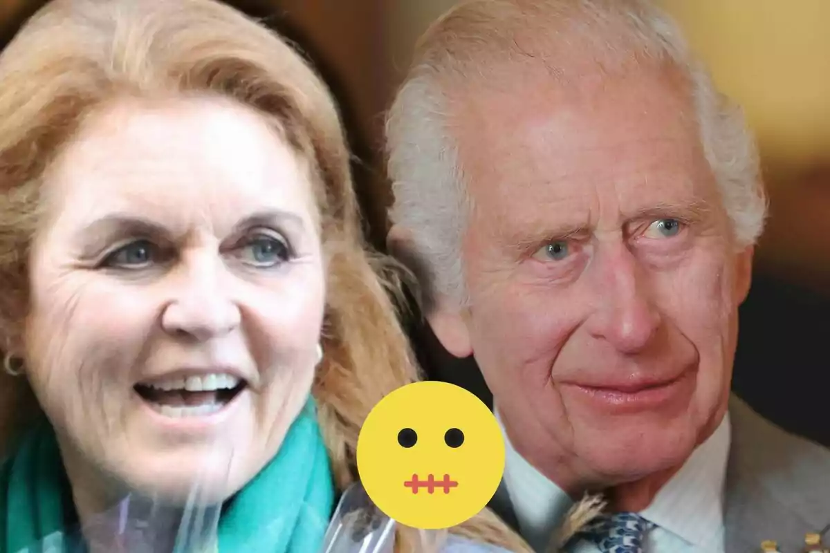 Sarah Ferguson y Carlos III mirando en diferentes direcciones con un emoji amarillo de boca cerrada en el centro de la imagen