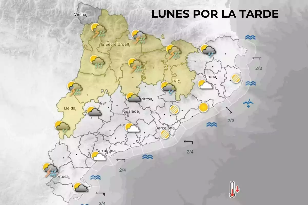 Mapa meteorológico de Cataluña para el lunes por la tarde con lluvias y tormentas en el norte y oeste, nubes en el centro y sol en la costa Mapa meteorológico de Cataluña para el lunes por la tarde con lluvias y tormentas en el norte y oeste, nubes en el centro y sol en la costa