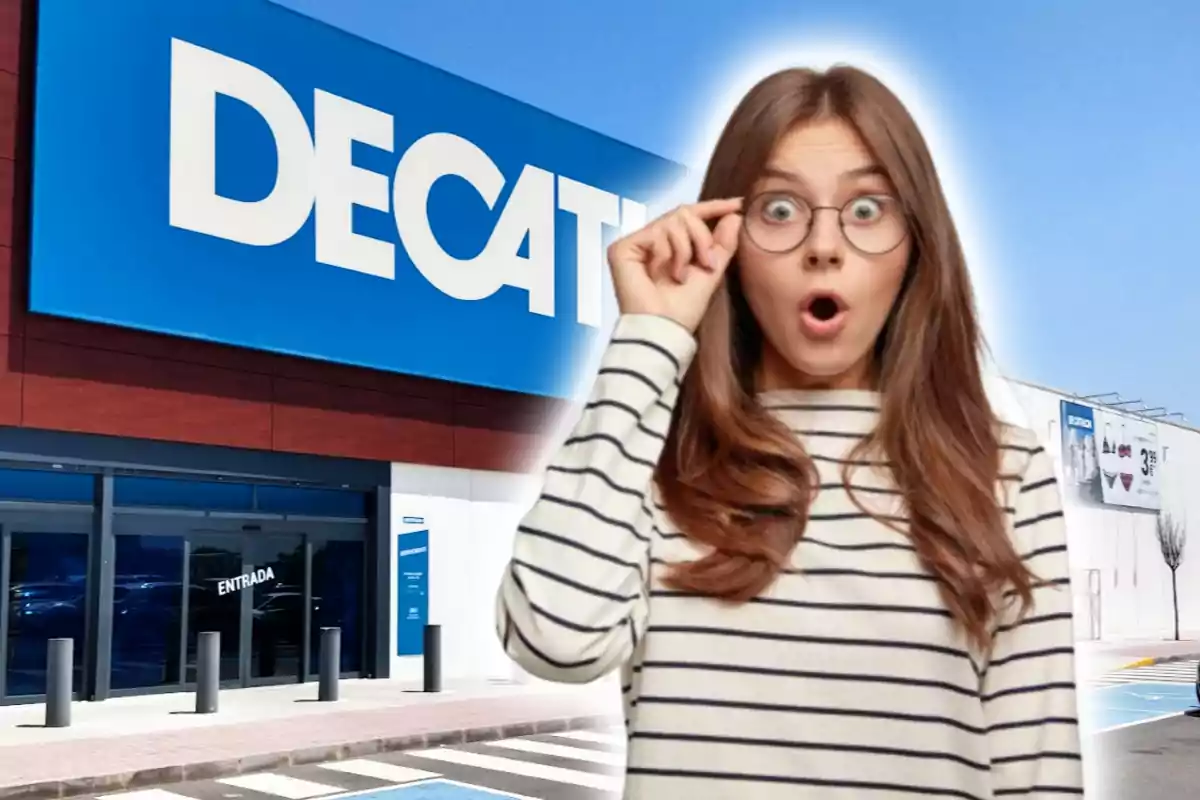 Dona amb expressió de sorpresa davant d’una botiga de Decathlon Dona amb expressió de sorpresa davant d’una botiga de Decathlon
