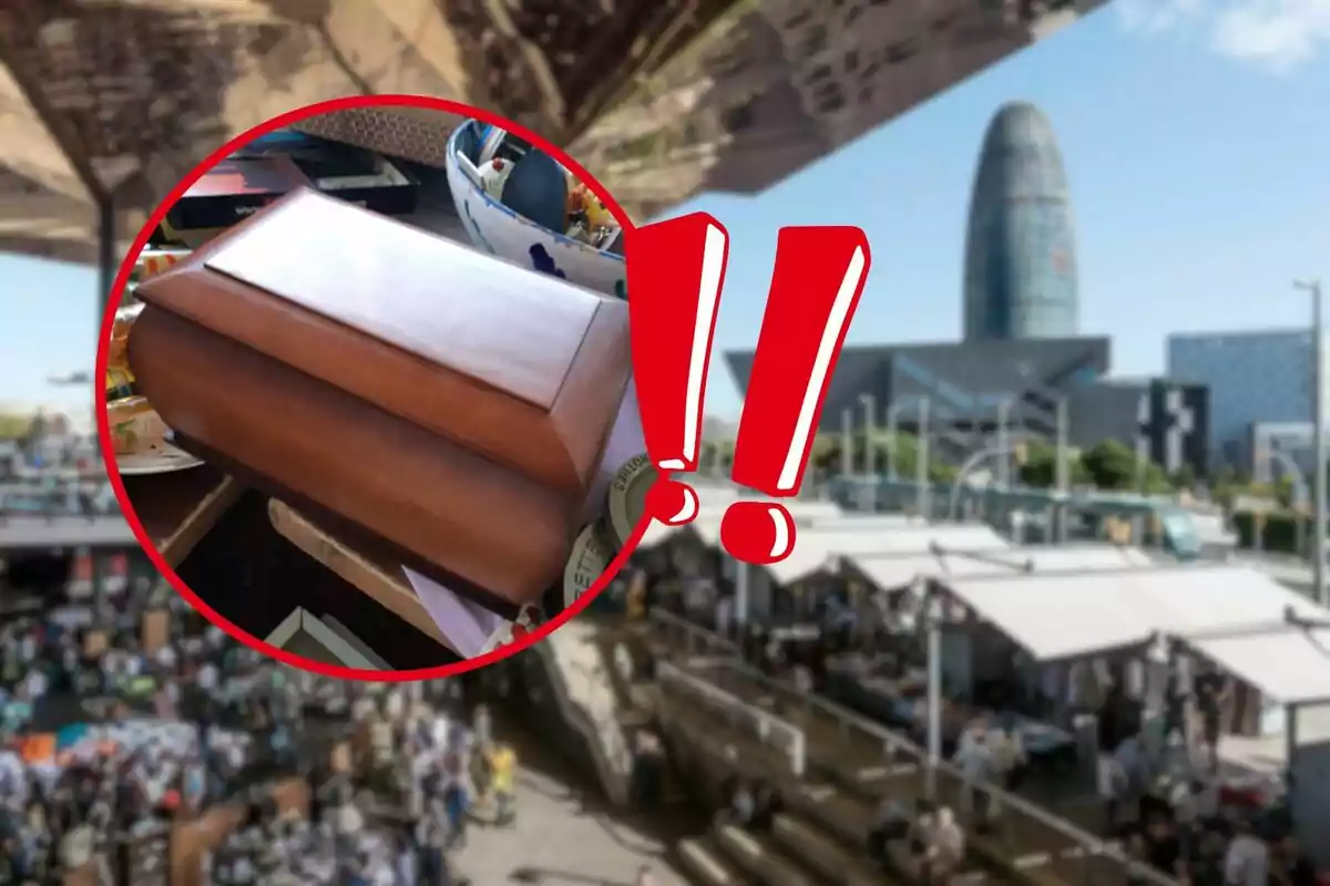 Imagen de un mercado al aire libre con un recuadro que muestra una caja de madera y dos signos de exclamación rojos sobrepuestos Imagen de un mercado al aire libre con un recuadro que muestra una caja de madera y dos signos de exclamación rojos sobrepuestos