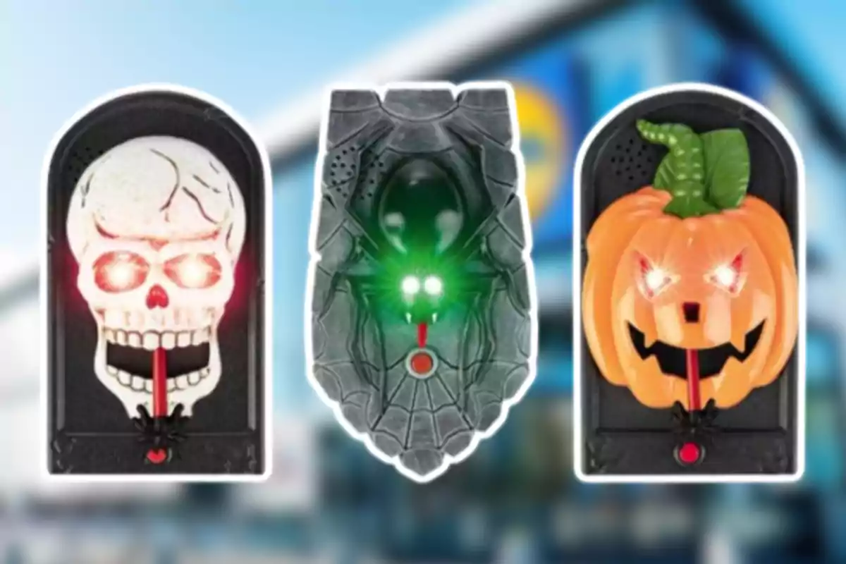 Tres decoracions de Halloween amb llums en forma de calavera, aranya i carbassa sobre un fons borros.