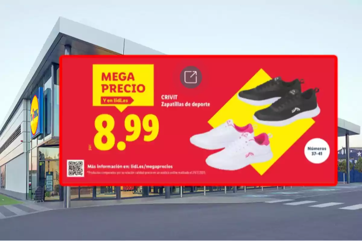 Cartell publicitari de Lidl amb una oferta de sabatilles esportives Crivit a 8,99 euros en colors negre i blanc davant de l’entrada de la botiga