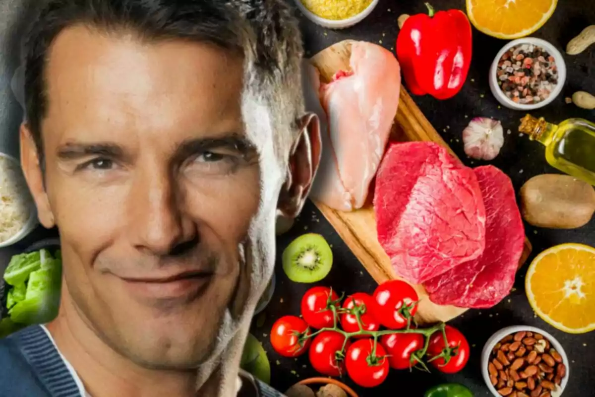 Jesús Vázquez somrient en primer pla amb un fons d’aliments frescos com carn, pollastre, fruita, verdures i espècies Jesús Vázquez somrient en primer pla amb un fons d’aliments frescos com carn, pollastre, fruita, verdures i espècies