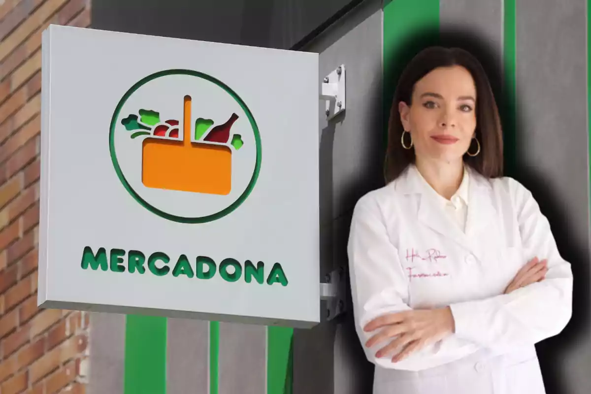 Una mujer con bata blanca de laboratorio está de pie junto a un letrero de Mercadona en la entrada de una tienda Una mujer con bata blanca de laboratorio está de pie junto a un letrero de Mercadona en la entrada de una tienda
