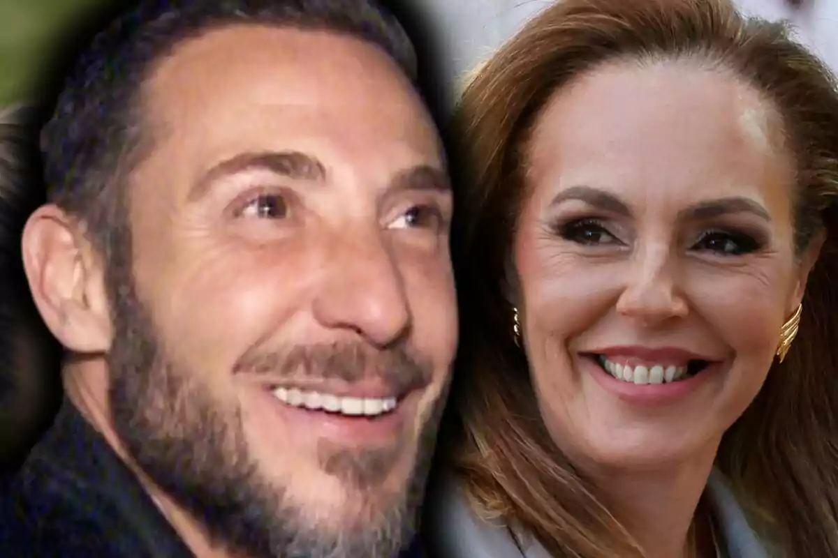 Muntatge de fotos en primer pla d’Antonio David Flores i Rocío Carrasco, tots dos somrients. Muntatge de fotos en primer pla d’Antonio David Flores i Rocío Carrasco, tots dos somrients.