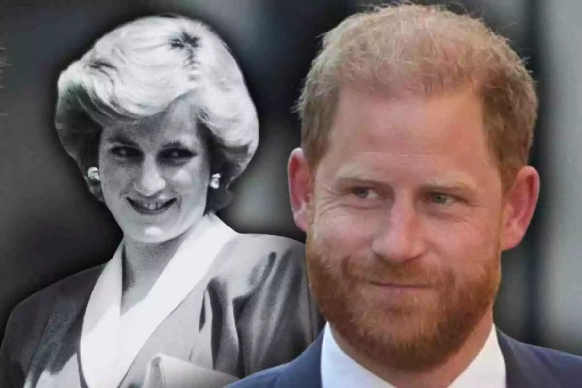 El príncep Harry amb barba somriu mentre al fons apareix la imatge en blanc i negre de Lady Di amb pentinat voluminós i expressió amable.