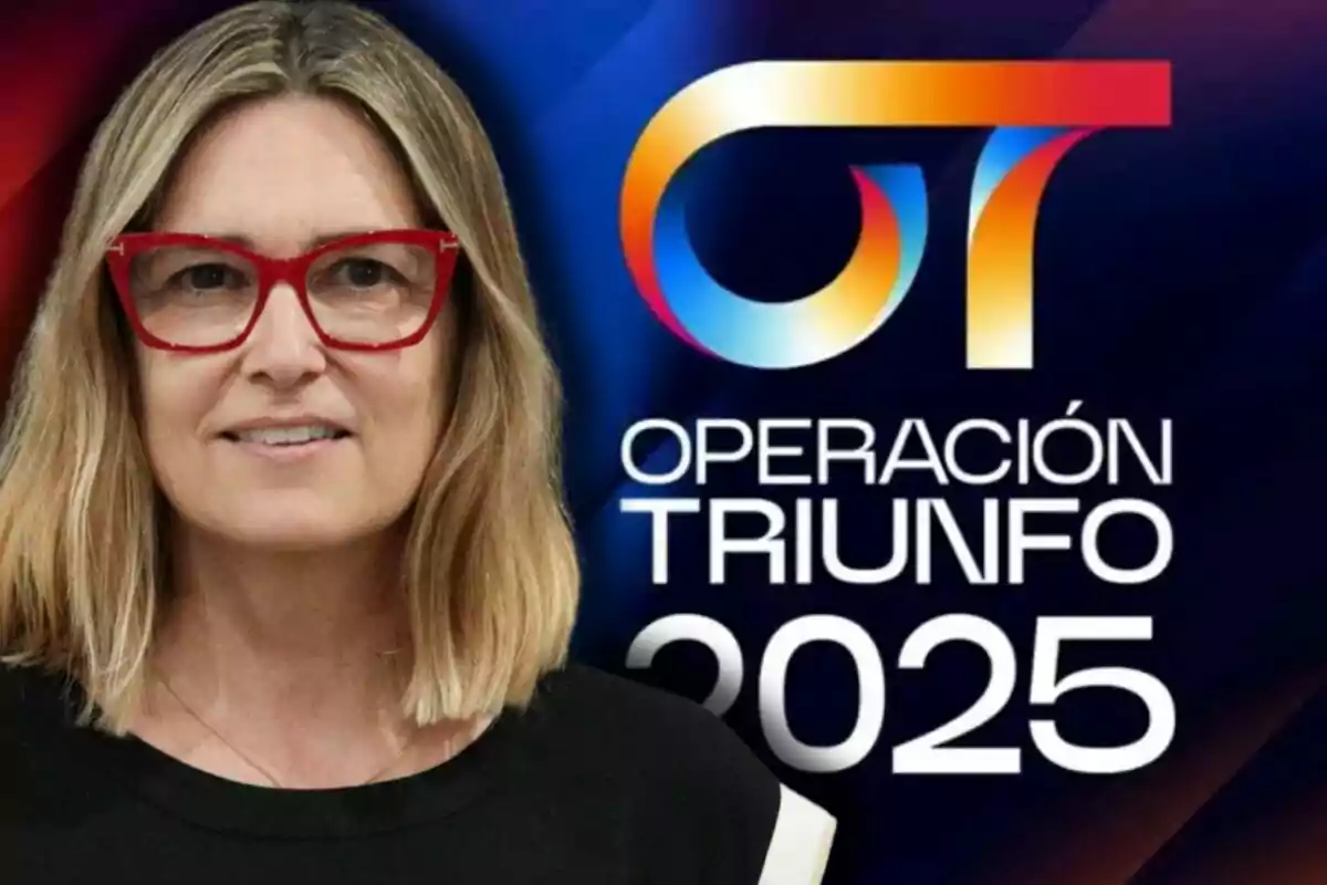 Noemí Galera frente a un cartel de Operación Triunfo 2025