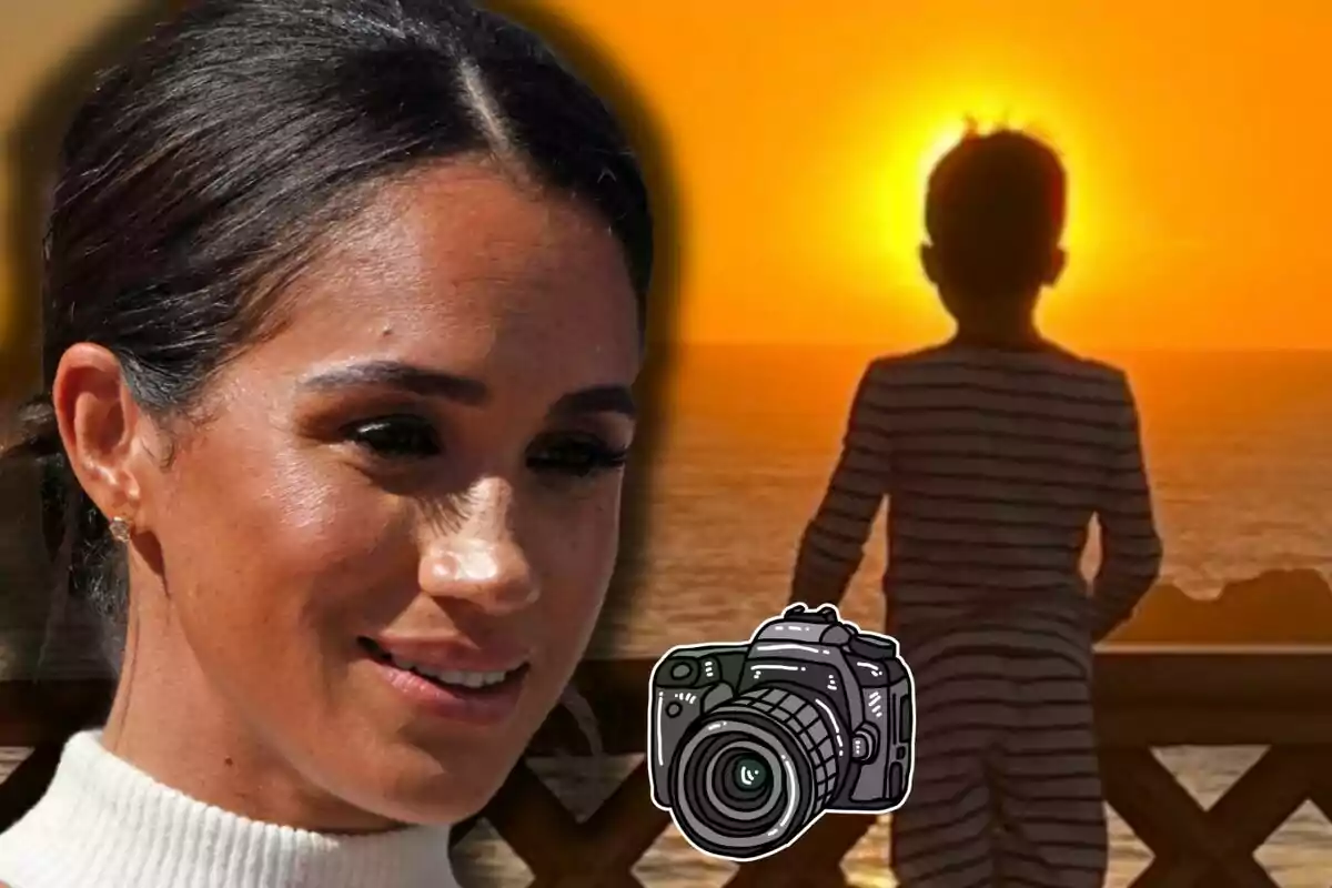 Meghan Markle sonriente en primer plano y al fondo Archie de espaldas observa el atardecer junto al mar con un dibujo de cámara fotográfica superpuesto.