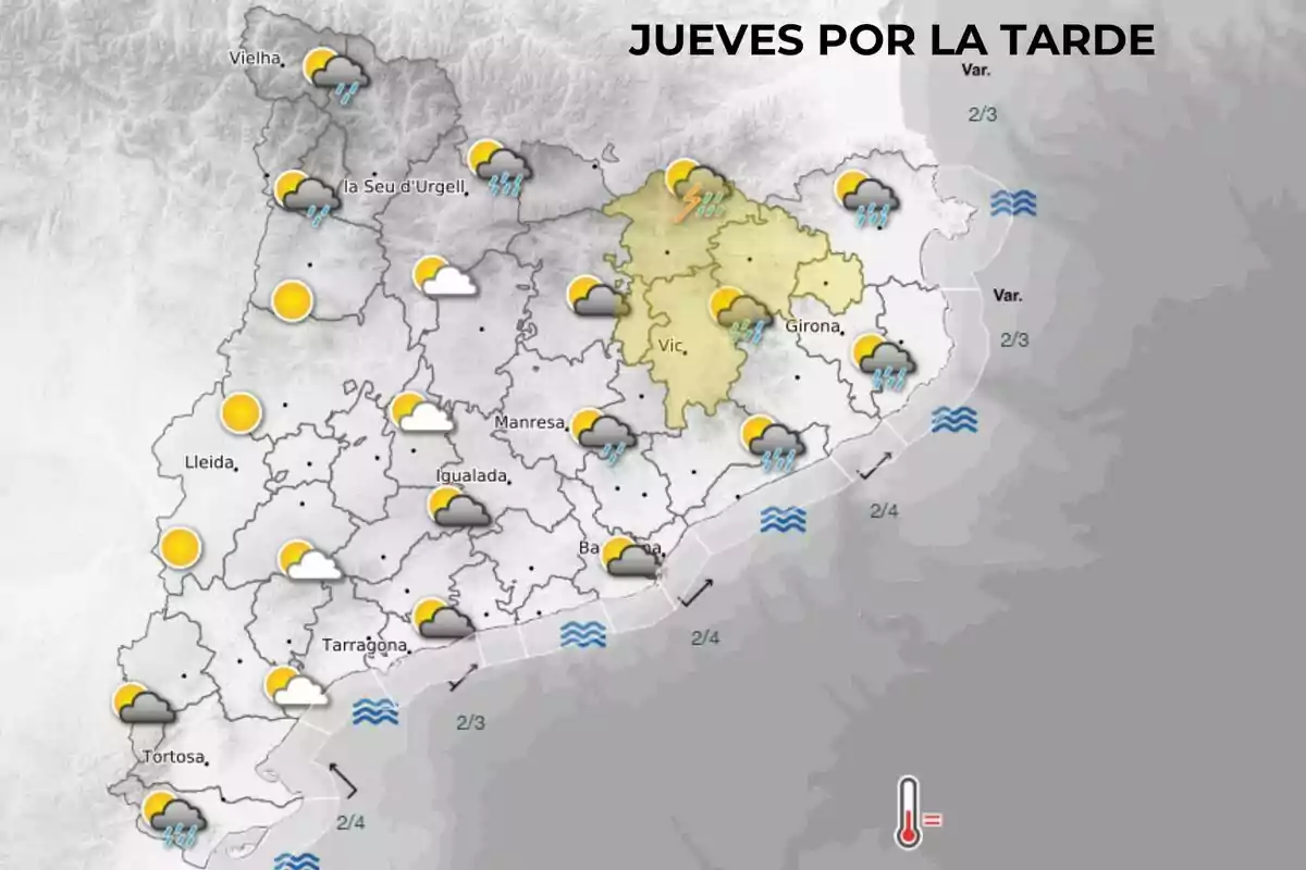 Mapa meteorológico de Cataluña para el jueves por la tarde con iconos que muestran lluvias y tormentas en el norte y noreste, nubes y claros en el centro y sur, y sol en el oeste