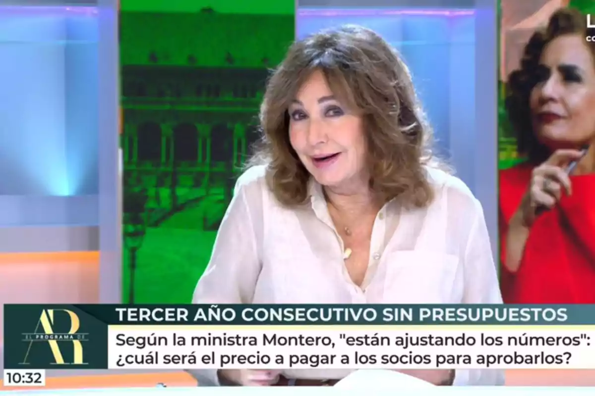 Ana Rosa Quintana amb una brusa blanca parlant en un programa de notícies amb un rètol que esmenta la manca de pressupostos i una pregunta sobre el preu a pagar als socis per aprovar-los. Captura d’‘El Programa de AR’ Ana Rosa Quintana amb una brusa blanca parlant en un programa de notícies amb un rètol que esmenta la manca de pressupostos i una pregunta sobre el preu a pagar als socis per aprovar-los. Captura d’‘El Programa de AR’