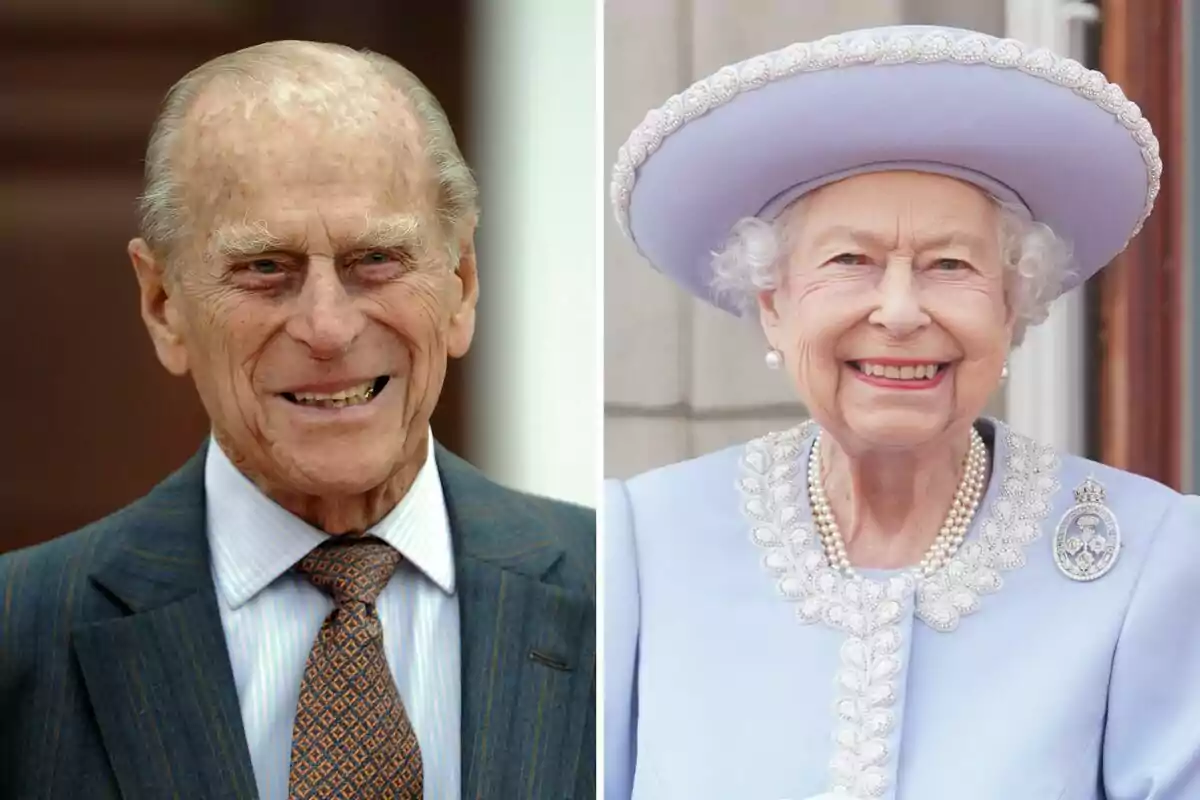 Dues persones grans somrients, una vestida amb vestit i corbata i l’altra amb un conjunt blau clar i barret a joc Dues persones grans somrients, una vestida amb vestit i corbata i l’altra amb un conjunt blau clar i barret a joc