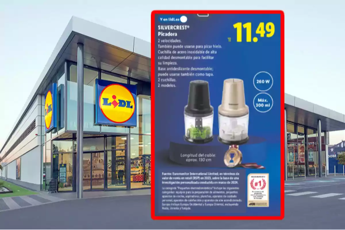 Fachada de una tienda Lidl con un cartel promocional de una picadora Silvercrest de dos velocidades, con cuchillas de acero inoxidable, base antideslizante y capacidad máxima de 300 ml, a un precio de 11,49 euros