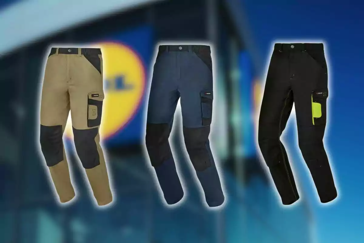 Tres pantalones de trabajo en colores beige, azul y negro con detalles en contraste, mostrados frente a un fondo desenfocado de una tienda Lidl.
