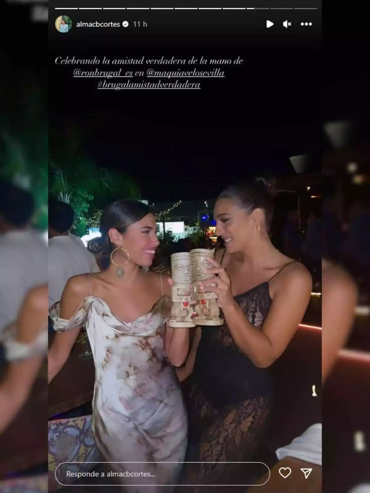 Storie d'Alma Bollo a Instagram brindant amb una amiga en una festa de Ron Brugal el 7 de juliol de 2023