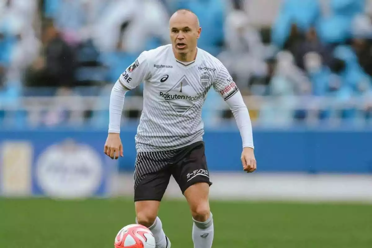 Andrés Iniesta durant un partit amb el Vissel Kobe