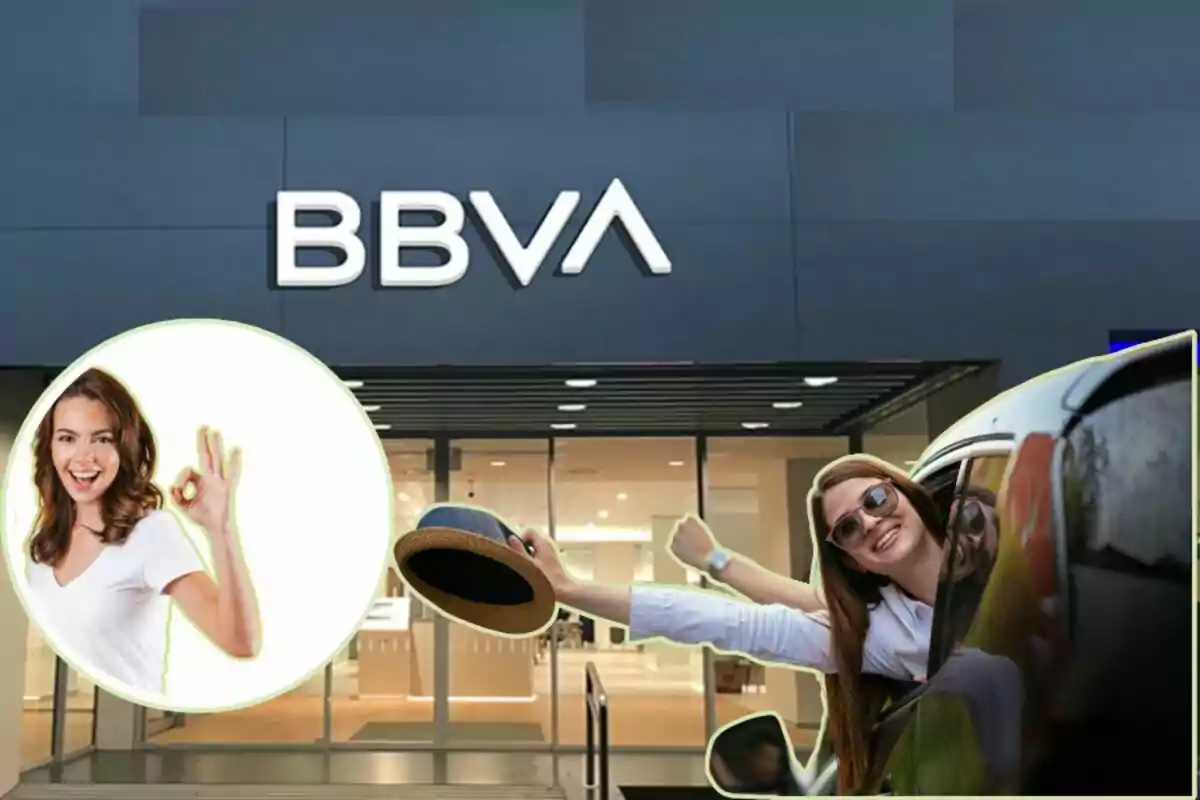 Dues dones felices davant d'una sucursal de BBVA.