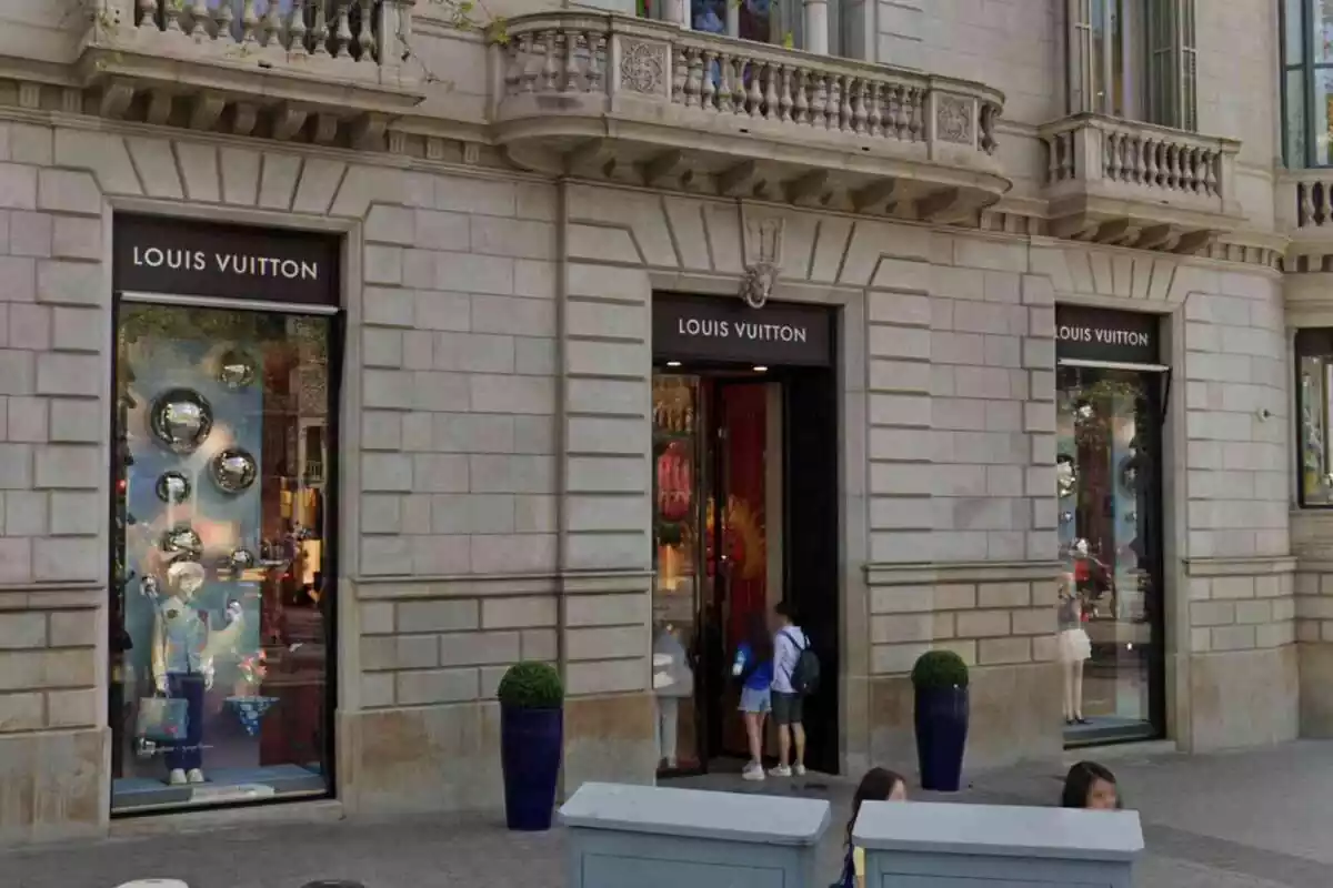 Imatge exterior botiga Louis Vuitton de Barcelona