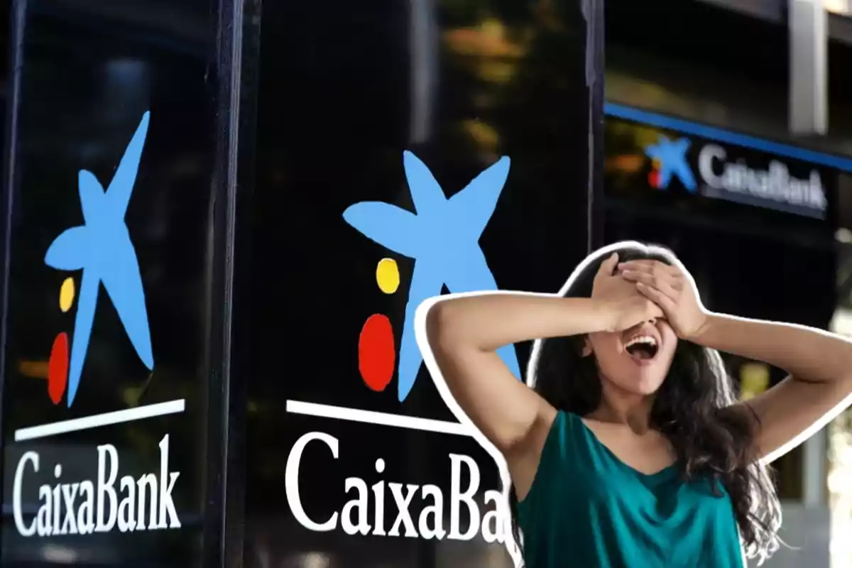 Una dona amb els ulls coberts i la boca oberta davant d'un rètol de CaixaBank.