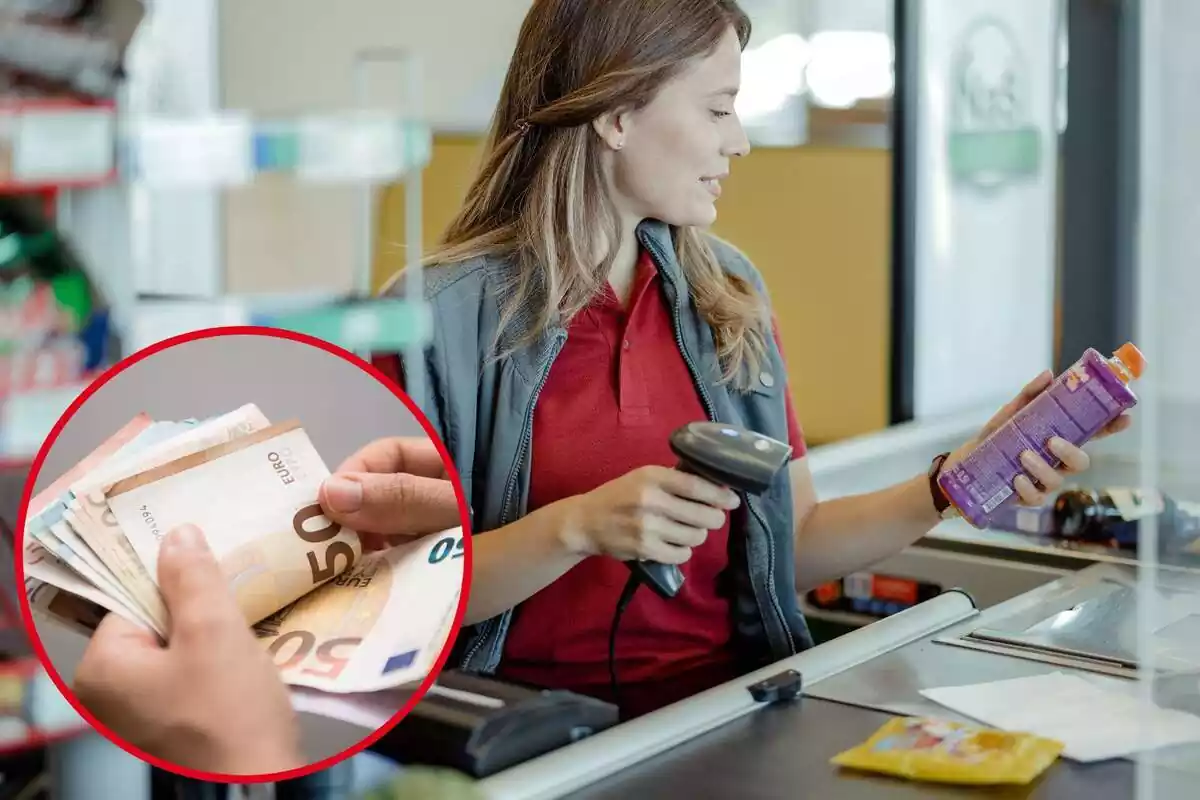 Imatge de fons d´una persona treballant al caixer d´un supermercat i una altra imatge d´unes mans amb molts bitllets de 50 euros