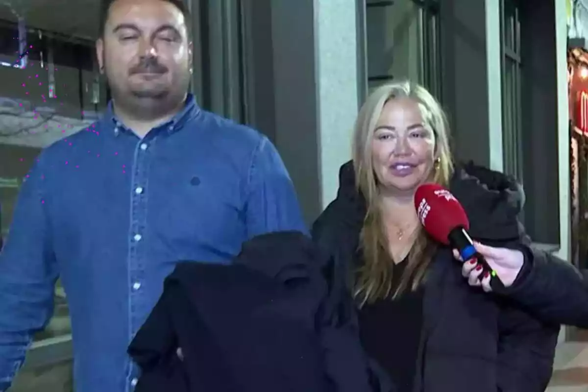 Captura de Belén Esteban al costat de Miguel Marcos parlant per a Europa Press Captura de Belén Esteban al costat de Miguel Marcos parlant per a Europa Press
