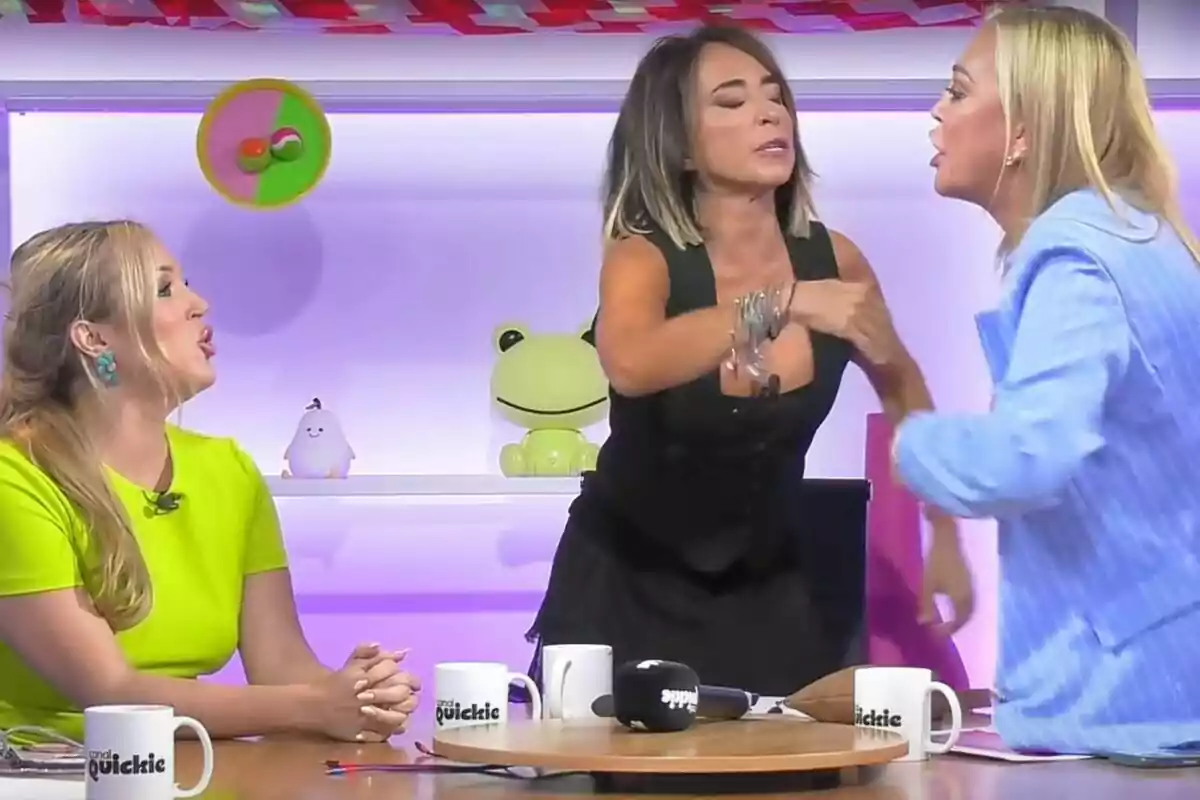 Captura del enfrentamiento en 'Ni que fuéramos' entre Marta Riesco y Belén Esteban Captura del enfrentamiento en 'Ni que fuéramos' entre Marta Riesco y Belén Esteban
