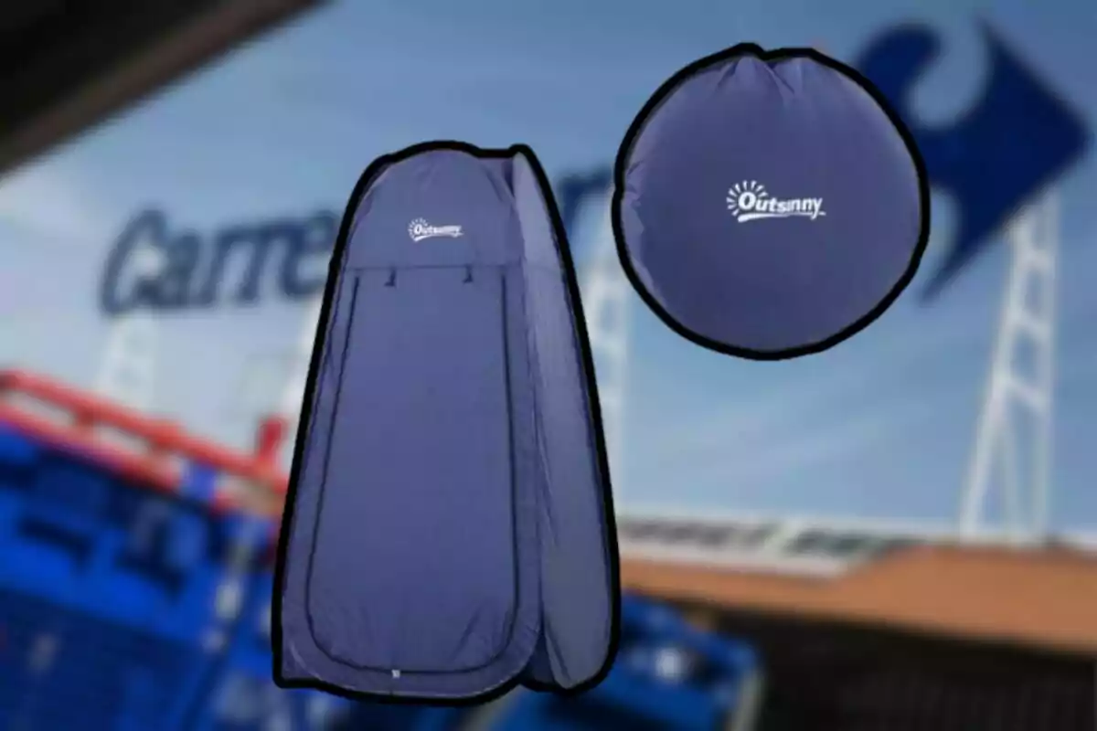 Tenda portàtil blava de la marca Outsunny al costat de la seva funda circular amb un fons desenfocat d’una tenda Carrefour Tenda portàtil blava de la marca Outsunny al costat de la seva funda circular amb un fons desenfocat d’una tenda Carrefour