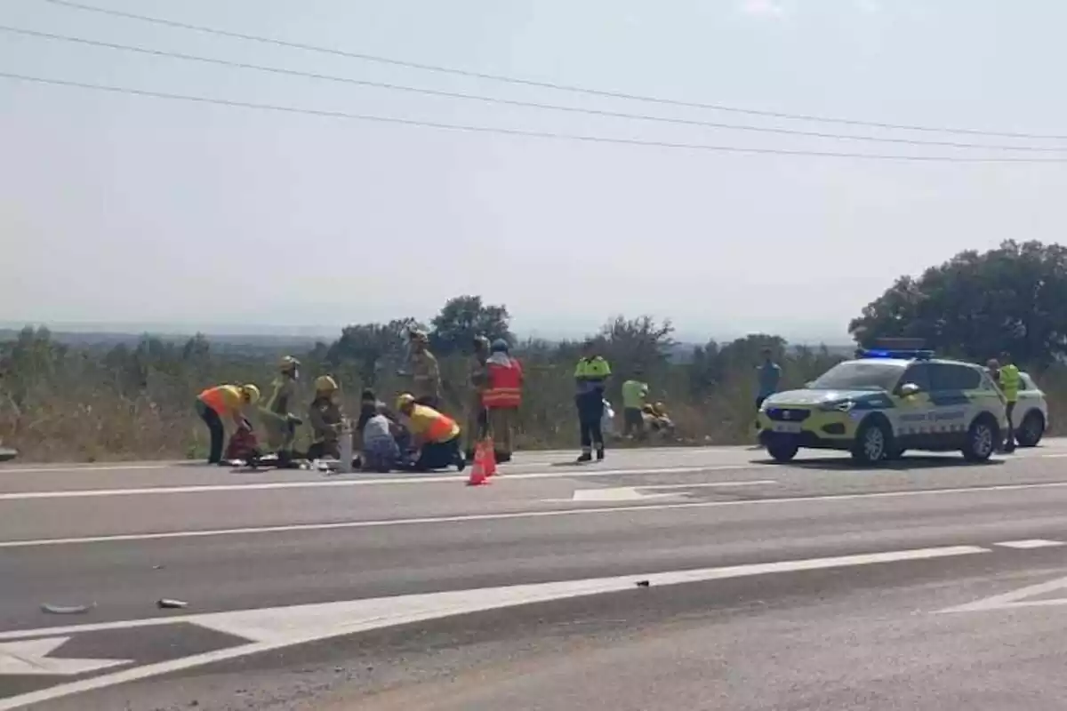Imatge de l'accident a la carretera GI-610 en el seu pas per Palau-saverdera, a l'Alt Empordà