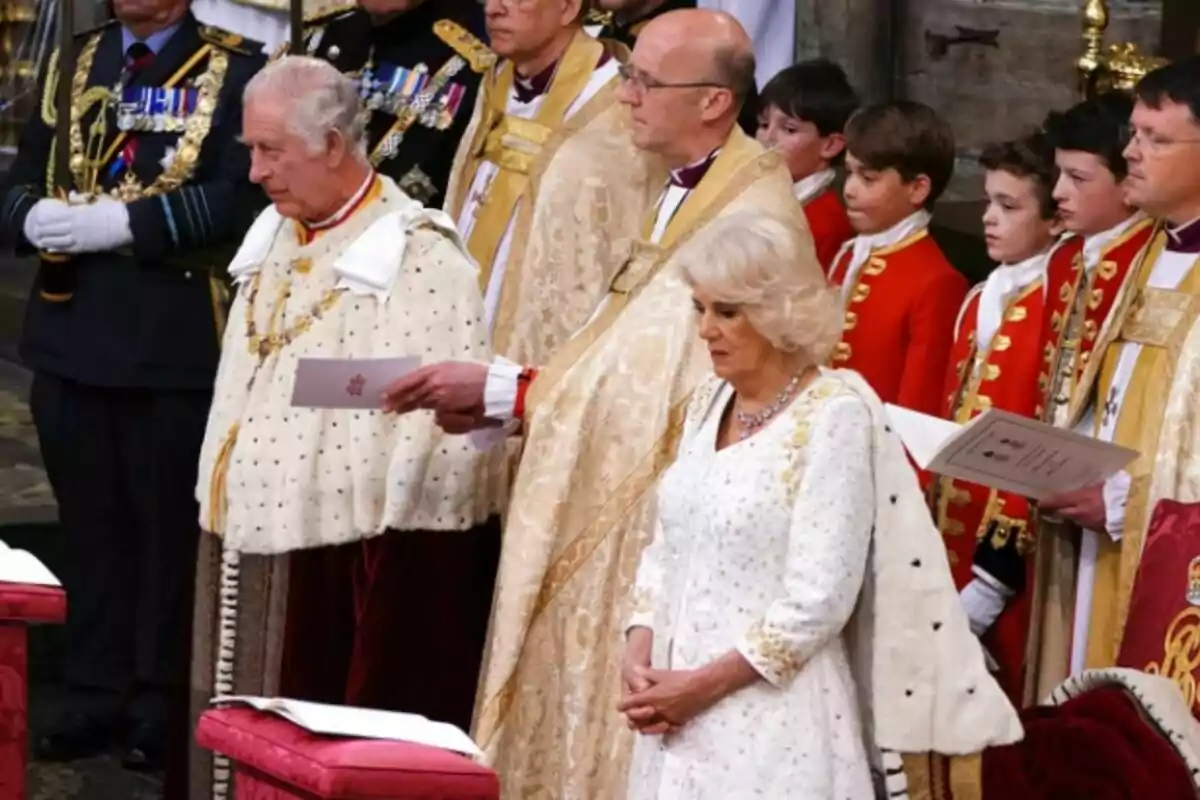 Coronació del Rei Carles III: des dels nervis de Camila fins a l’encert de Kate Middleton amb el color ivori. Coronació del Rei Carles III: des dels nervis de Camila fins a l’encert de Kate Middleton amb el color ivori.