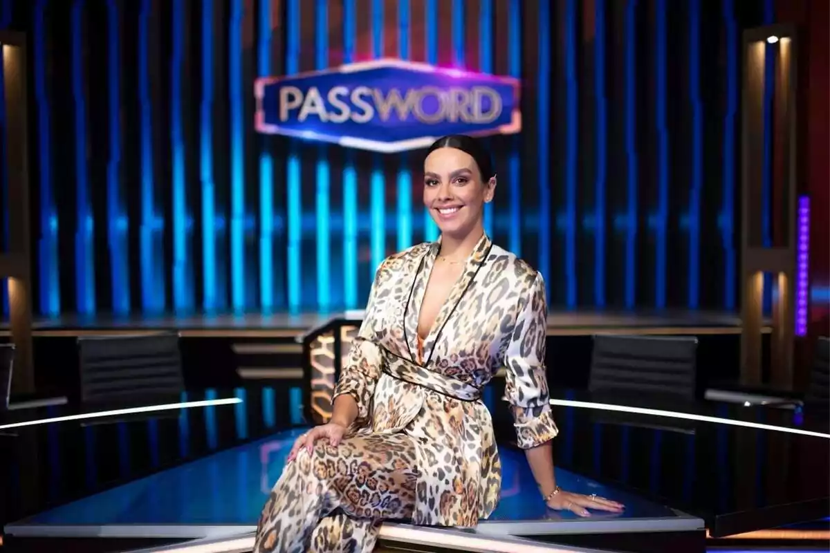 Cristina Pedroche, presentadora de Password, de cara