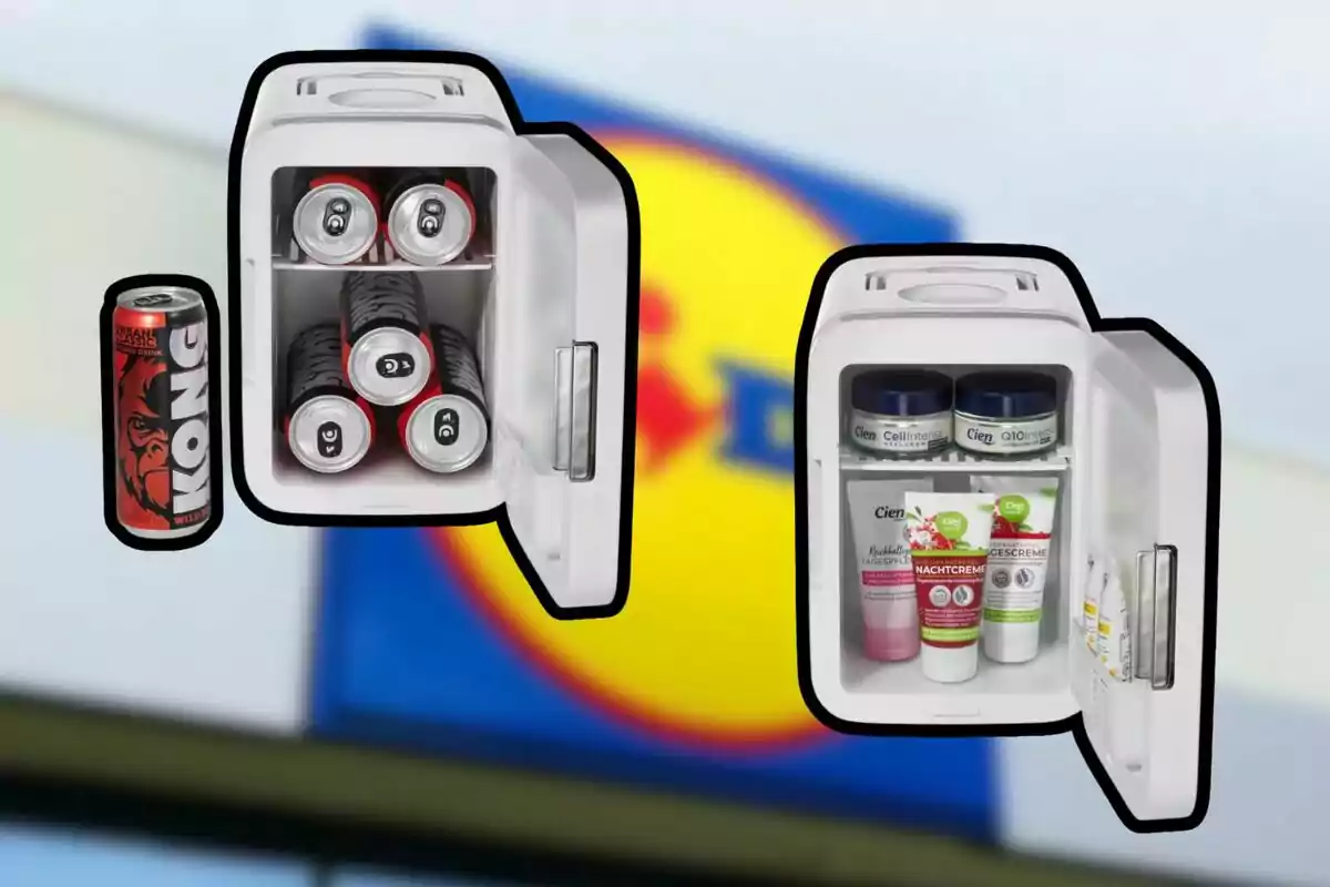Dos mini neveres blanques, una amb llaunes de beguda energètica i l'altra amb productes de cura facial, sobre un fons desenfocat amb el logotip de Lidl. Dos mini neveres blanques, una amb llaunes de beguda energètica i l'altra amb productes de cura facial, sobre un fons desenfocat amb el logotip de Lidl.