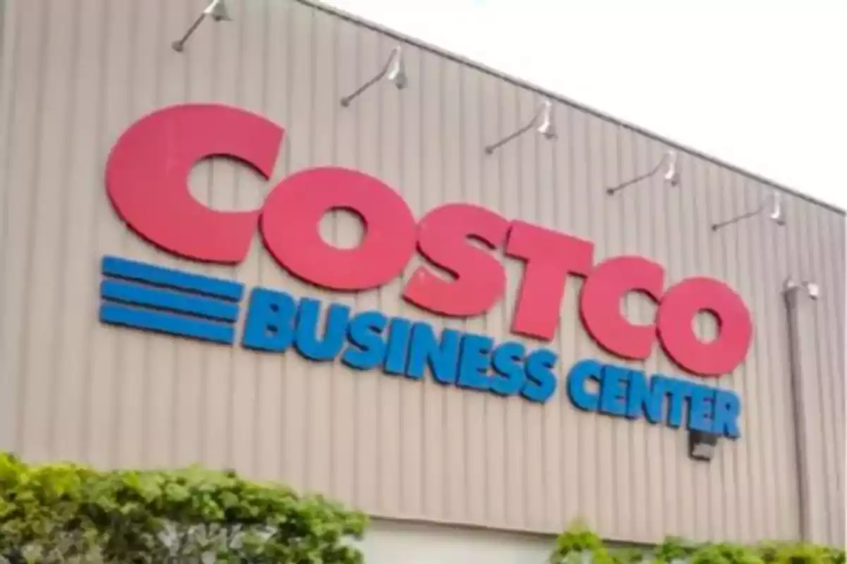 Building with the Costco Business Center sign on the facade. Building with the Costco Business Center sign on the facade.