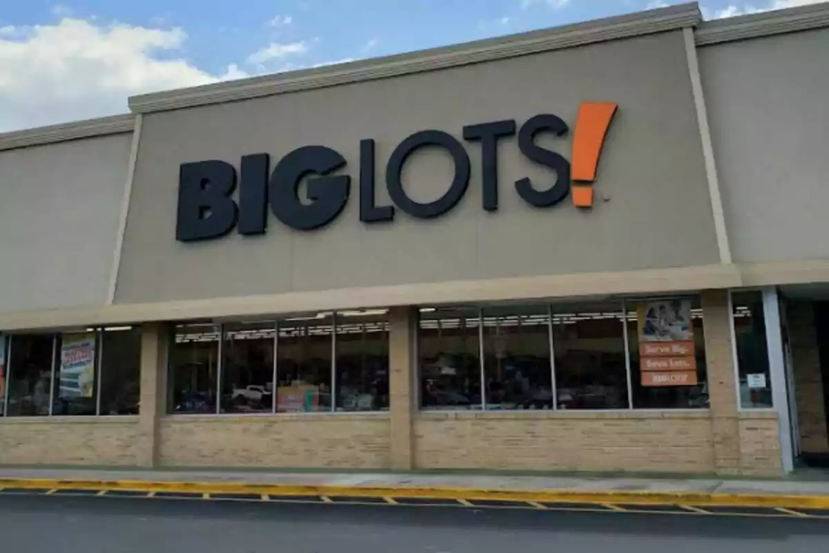 Storefront of a Big Lots with a large sign at the top of the building. Storefront of a Big Lots with a large sign at the top of the building.