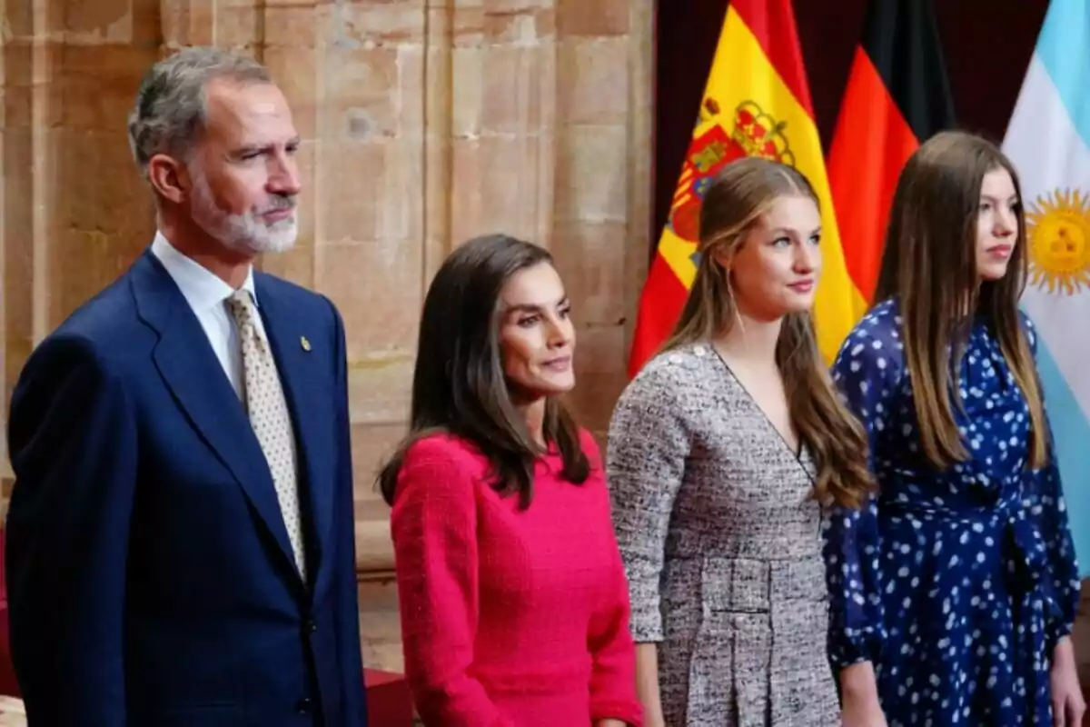Els Reis, Felip VI i Letizia, la Princesa d'Astúries i la Infanta Sofia, reben en audiència els guardonats amb els Premis Princesa d'Astúries 2024, a l'Hotel La Reconquista, el 25 d'octubre de 2024, a Oviedo, Astúries. Els Reis, Felip VI i Letizia, la Princesa d'Astúries i la Infanta Sofia, reben en audiència els guardonats amb els Premis Princesa d'Astúries 2024, a l'Hotel La Reconquista, el 25 d'octubre de 2024, a Oviedo, Astúries.