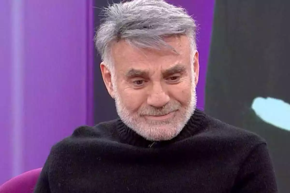 Fotografia de Joquín Torres a punt de plorar durant una de les seves entrevistes a Antena 3 Fotografia de Joquín Torres a punt de plorar durant una de les seves entrevistes a Antena 3