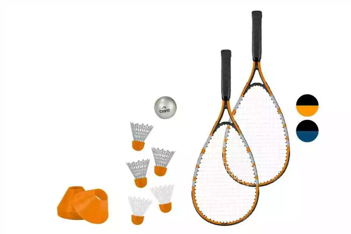 Joc de raquetes taronges amb accessoris per jugar a bàdminton i pilota Joc de raquetes taronges amb accessoris per jugar a bàdminton i pilota