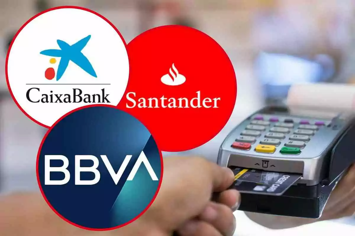 Logotips de CaixaBank, Santander i BBVA sobre una imatge de terminal de pagament amb targeta.