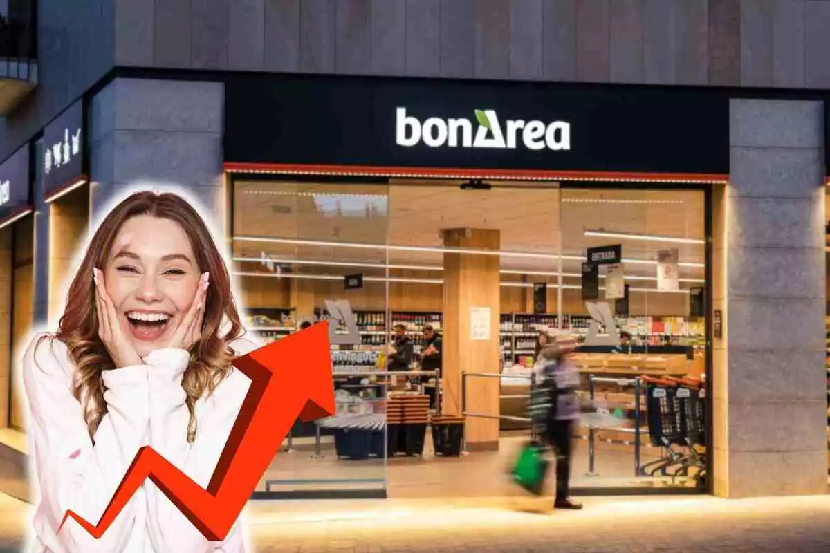 Fotomuntatge amb una imatge de fons d'un supermercat BonÀrea i al capdavant una dona emocionada i un gràfic ascendent amb una fletxa vermella Fotomuntatge amb una imatge de fons d'un supermercat BonÀrea i al capdavant una dona emocionada i un gràfic ascendent amb una fletxa vermella