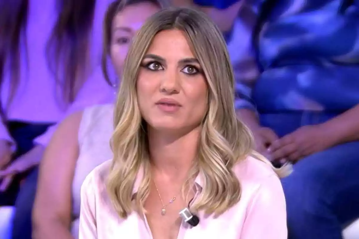 Gema Aldón en el plató de 'Así es la vida', programa de Telecinco, con rostro serio Gema Aldón en el plató de 'Así es la vida', programa de Telecinco, con rostro serio