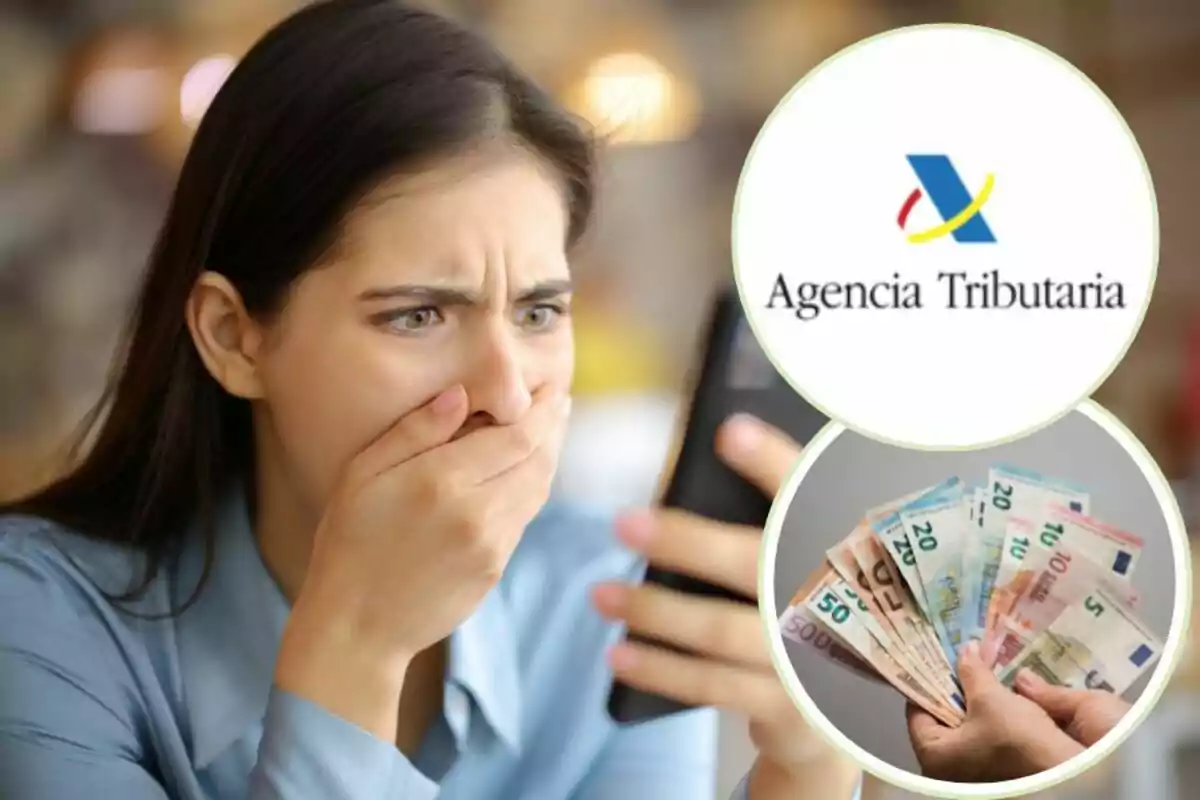 Dona sorpresa mirant el telèfon amb logotip de l'Agència Tributària i bitllets d'euro.