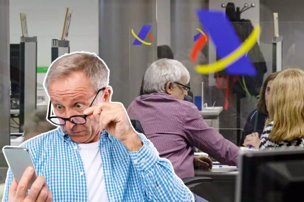 Imatge de fons d'unes persones a una oficina d'Hisenda i una altra en primer pla d'un home amb ulleres mirant un mòbil sorprès