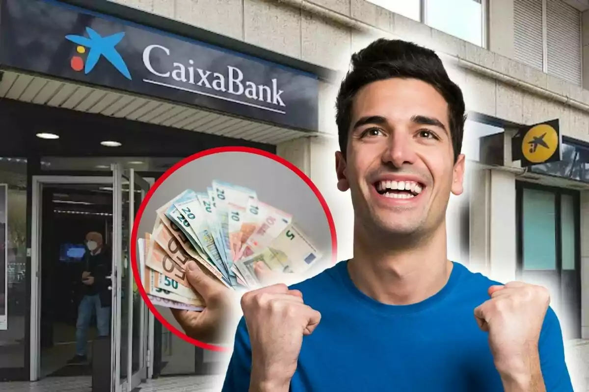 Un home somrient amb una samarreta blava apareix davant d?una sucursal de CaixaBank, amb una imatge superposada d?una mà sostenint bitllets d?euro.