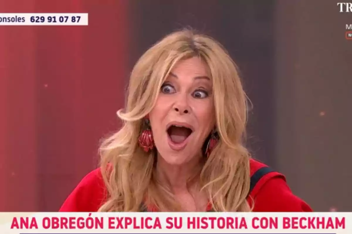Blonde woman with a surprised expression on a TV show with a caption that says Ana Obregón explains her story with Beckham Blonde woman with a surprised expression on a TV show with a caption that says Ana Obregón explains her story with Beckham
