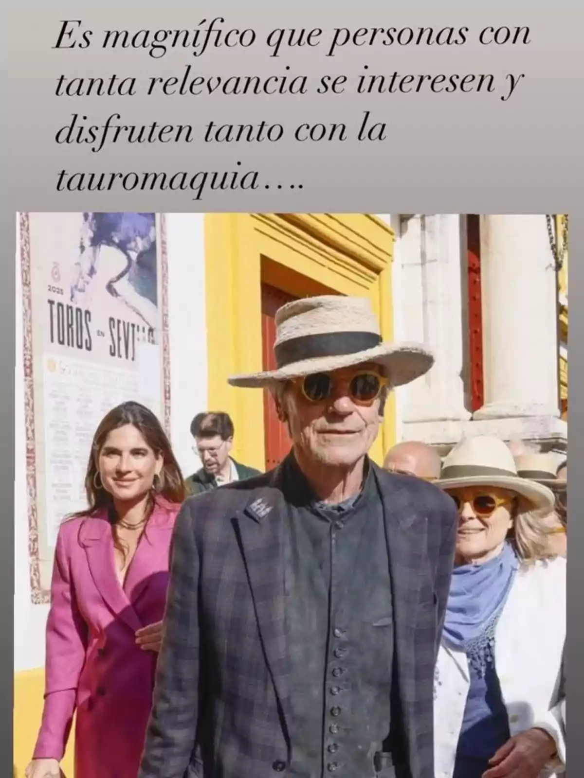 Persones de gran rellevància gaudeixen de la tauromàquia en un esdeveniment especial. Persones de gran rellevància gaudeixen de la tauromàquia en un esdeveniment especial.