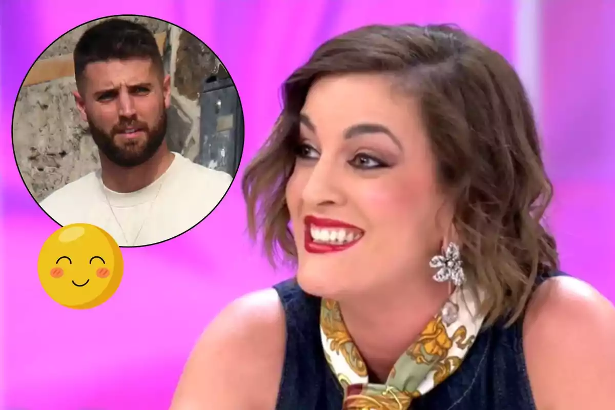 Una dona somrient en un programa de televisió amb un fons rosa i un requadre que mostra un home amb barba, al costat d'un emoji somrient.