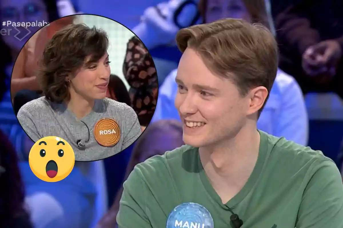 Un concursant somriu mentre participa en un programa de televisió, amb una imatge inserida d'una altra participant i un emoji sorprès.