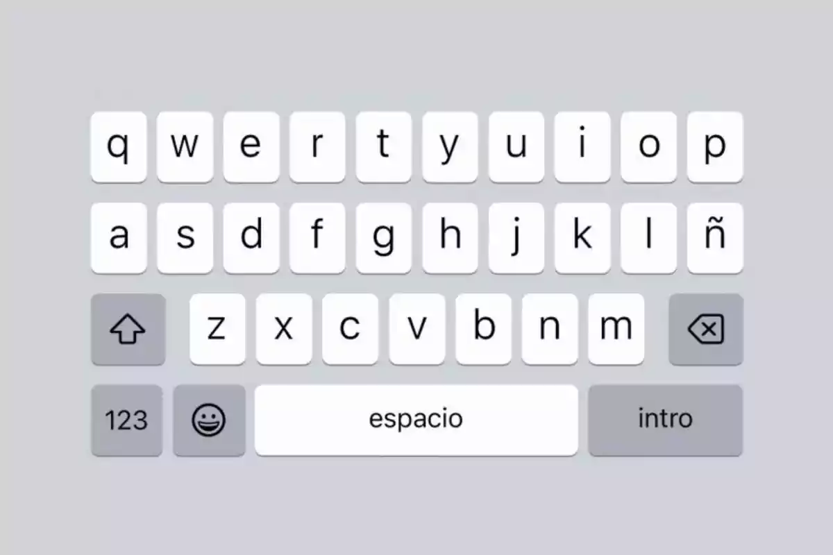 Teclat virtual en espanyol amb disposició QWERTY a un dispositiu mòbil.