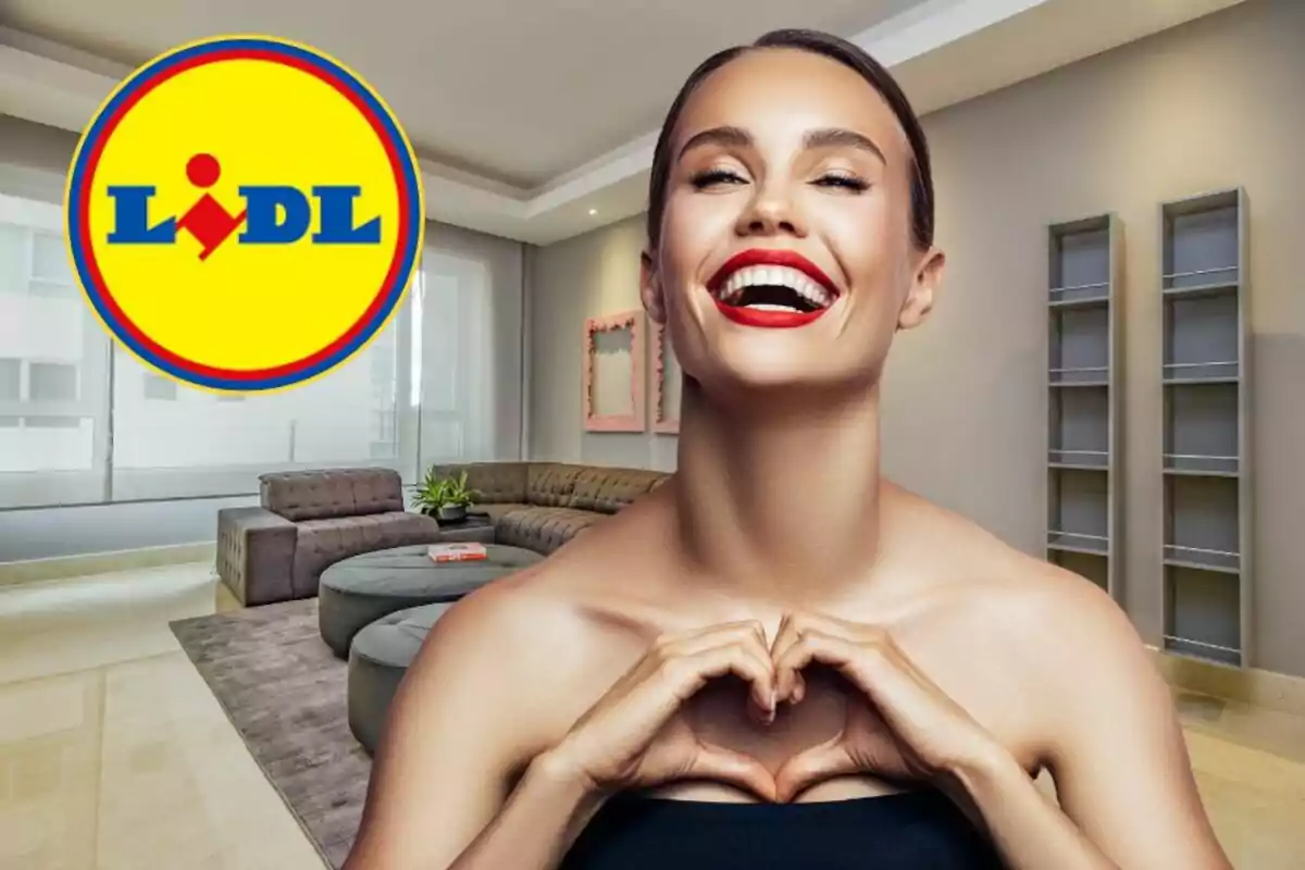 Una dona somrient fa un gest de cor amb les mans en una sala moderna amb el logo de Lidl a la cantonada.