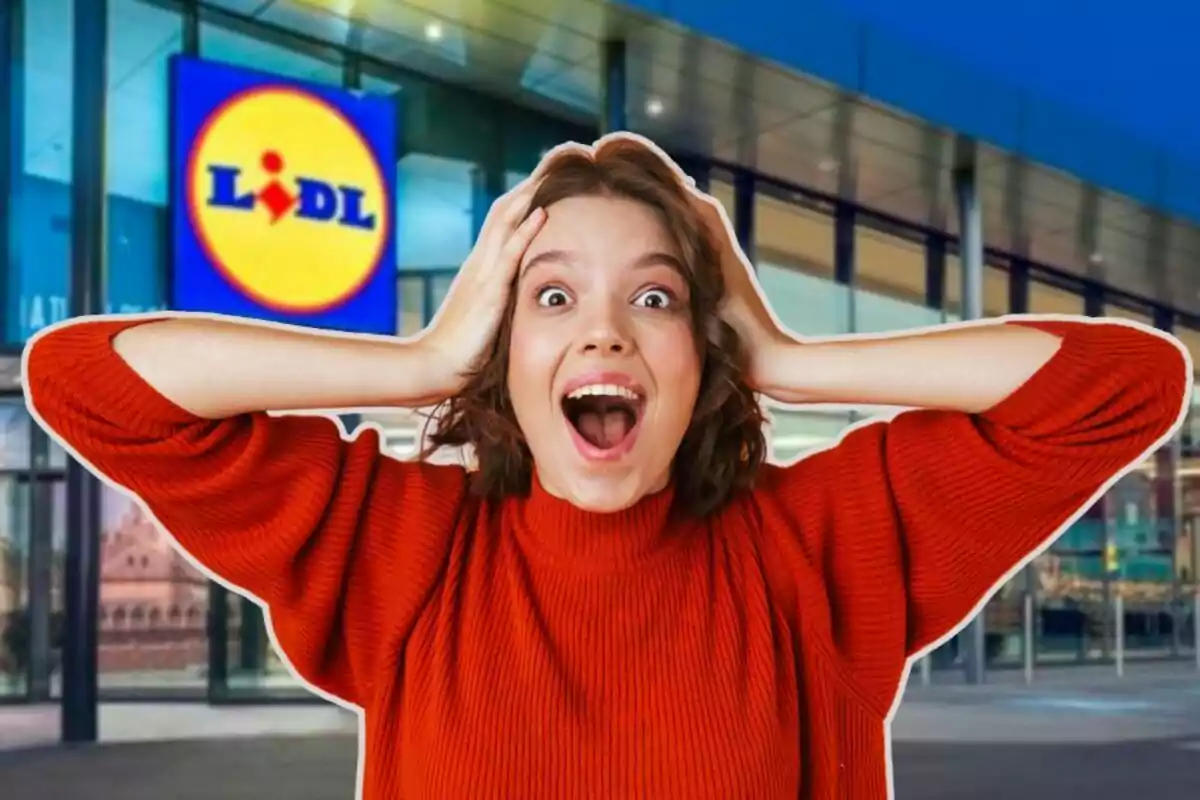 Una persona amb expressió de sorpresa i emoció davant d'una botiga de Lidl.